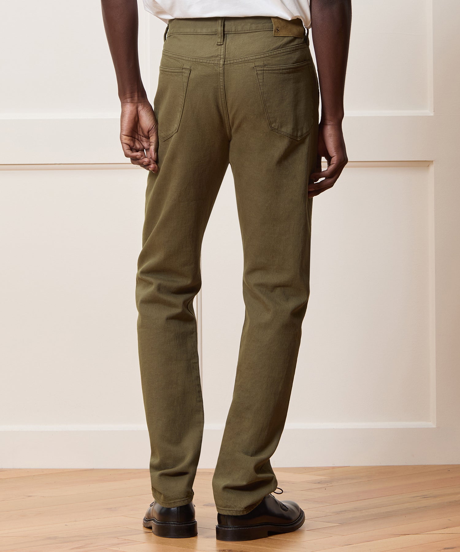 Slim Garment-Dyed Jean in Olive