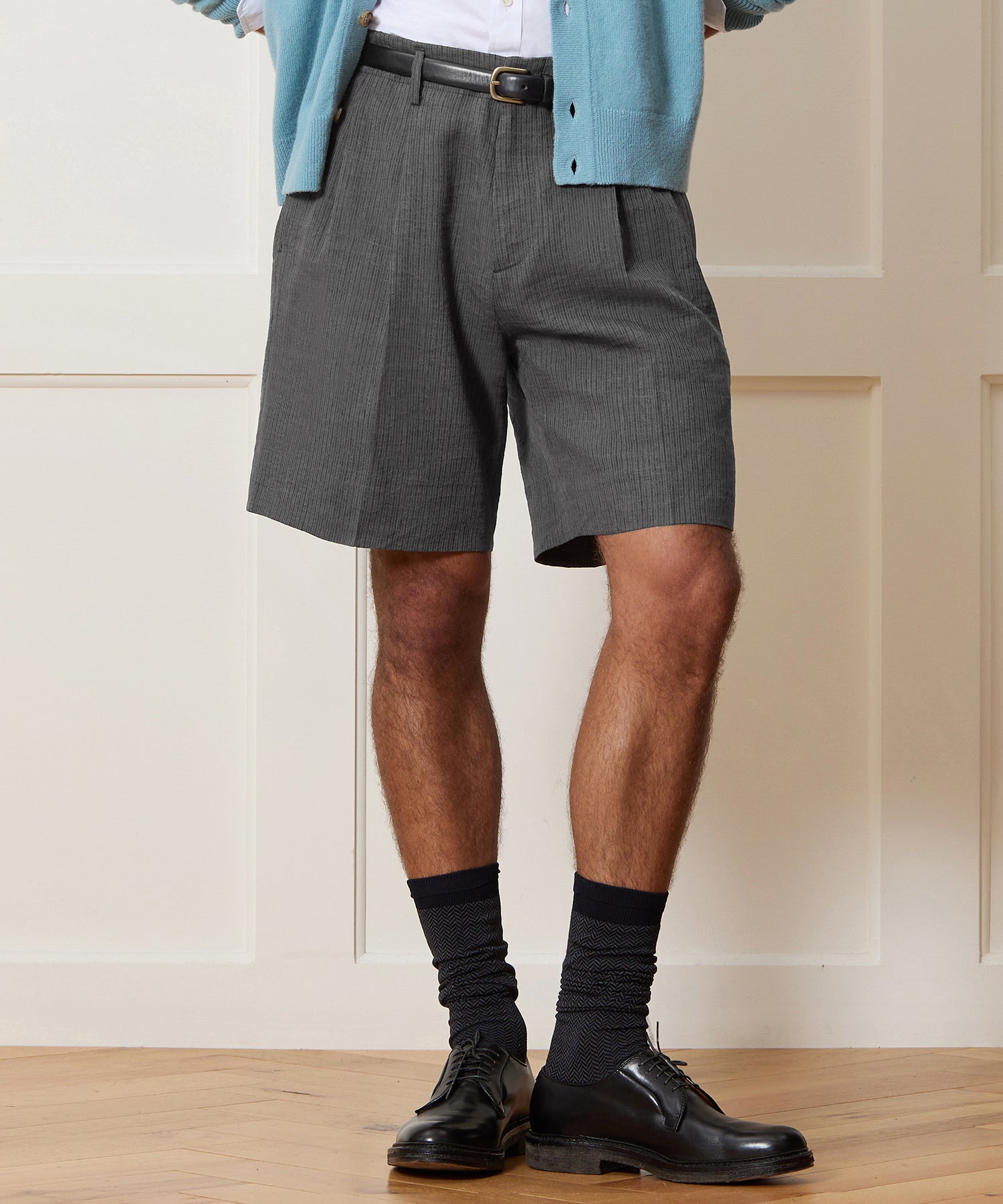 8" Striped Linen Hollywood Short