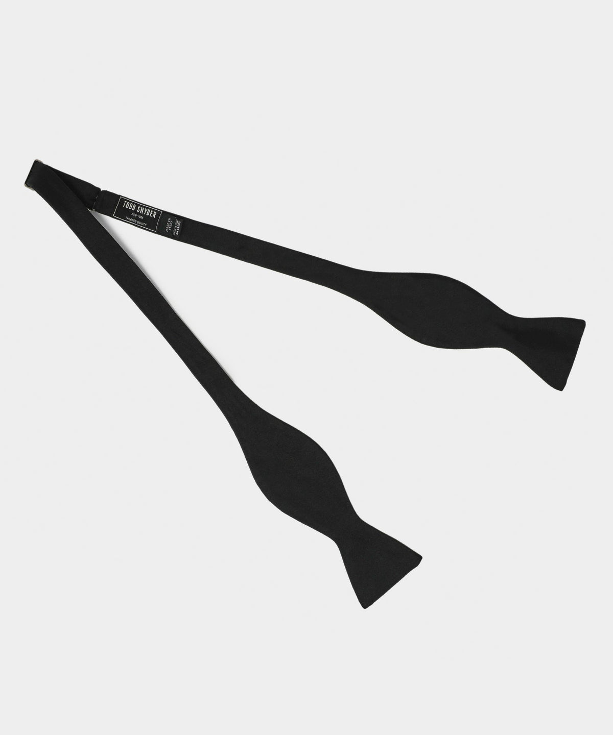 Italian Silk Bowtie in Black