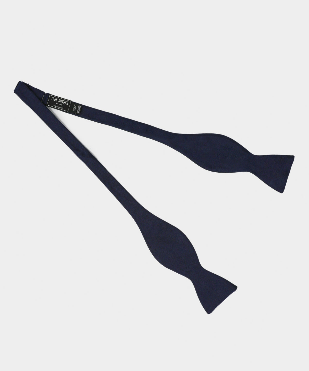 Italian Silk Bowtie in Navy